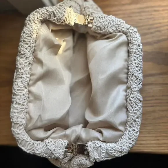 Cream textured clutch bag - Picture 7 of 7